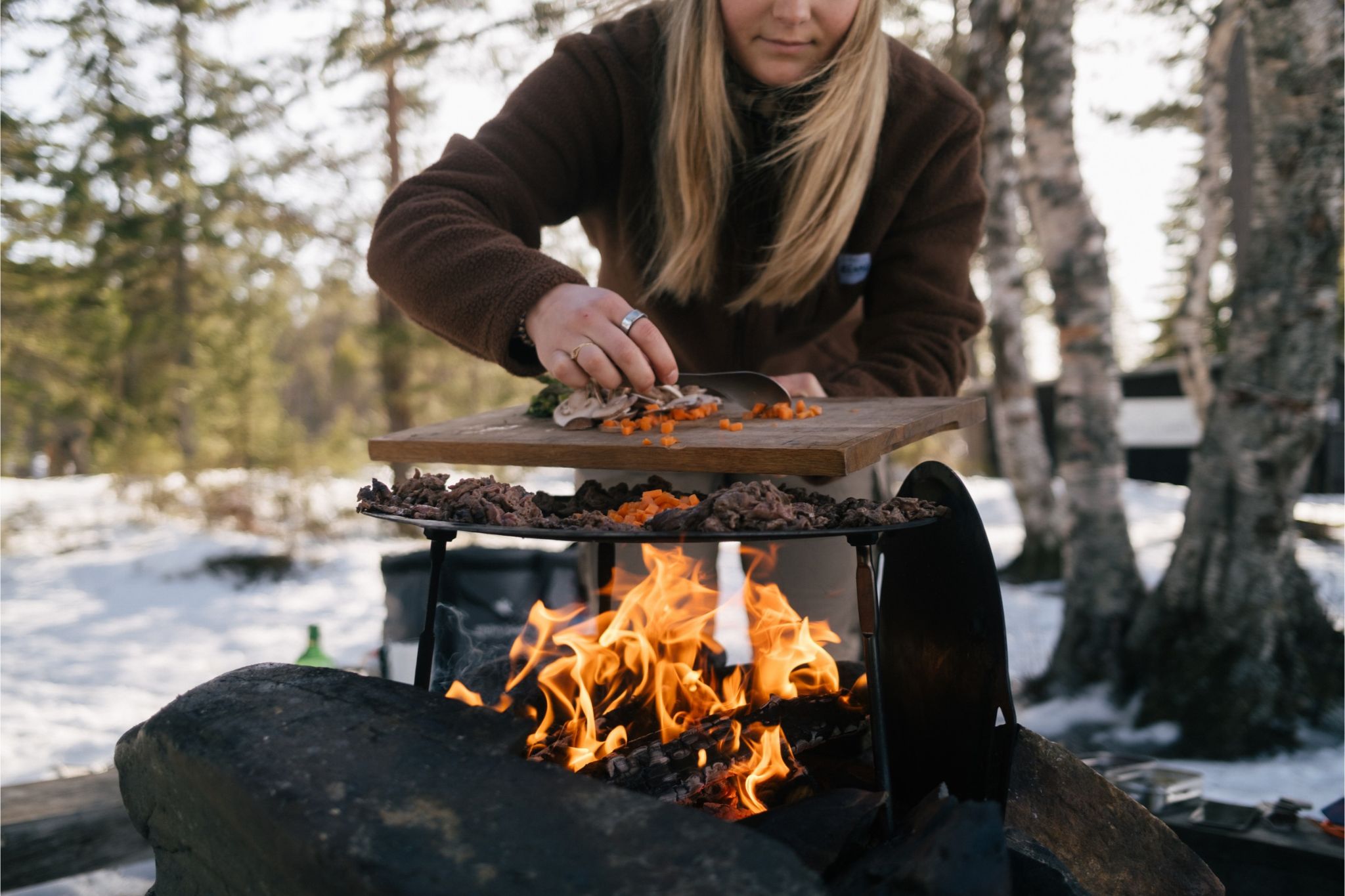 Renskavspanna över öppen eld